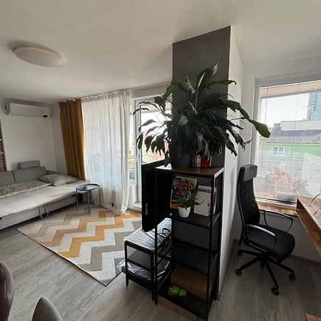 Premiere Apartment Bratislava - Private Parking Exterior foto